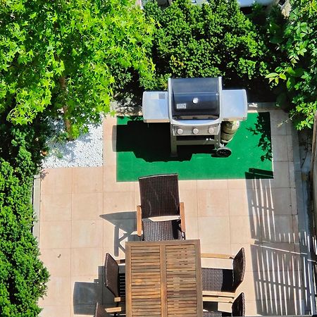 Eleonoras Ferienwohnung In Wuerzburg Stadt Mit Terrasse Im Erdgeschoss Inklusive Eigenen Parkplaetzen Vor Der Tuer المظهر الخارجي الصورة