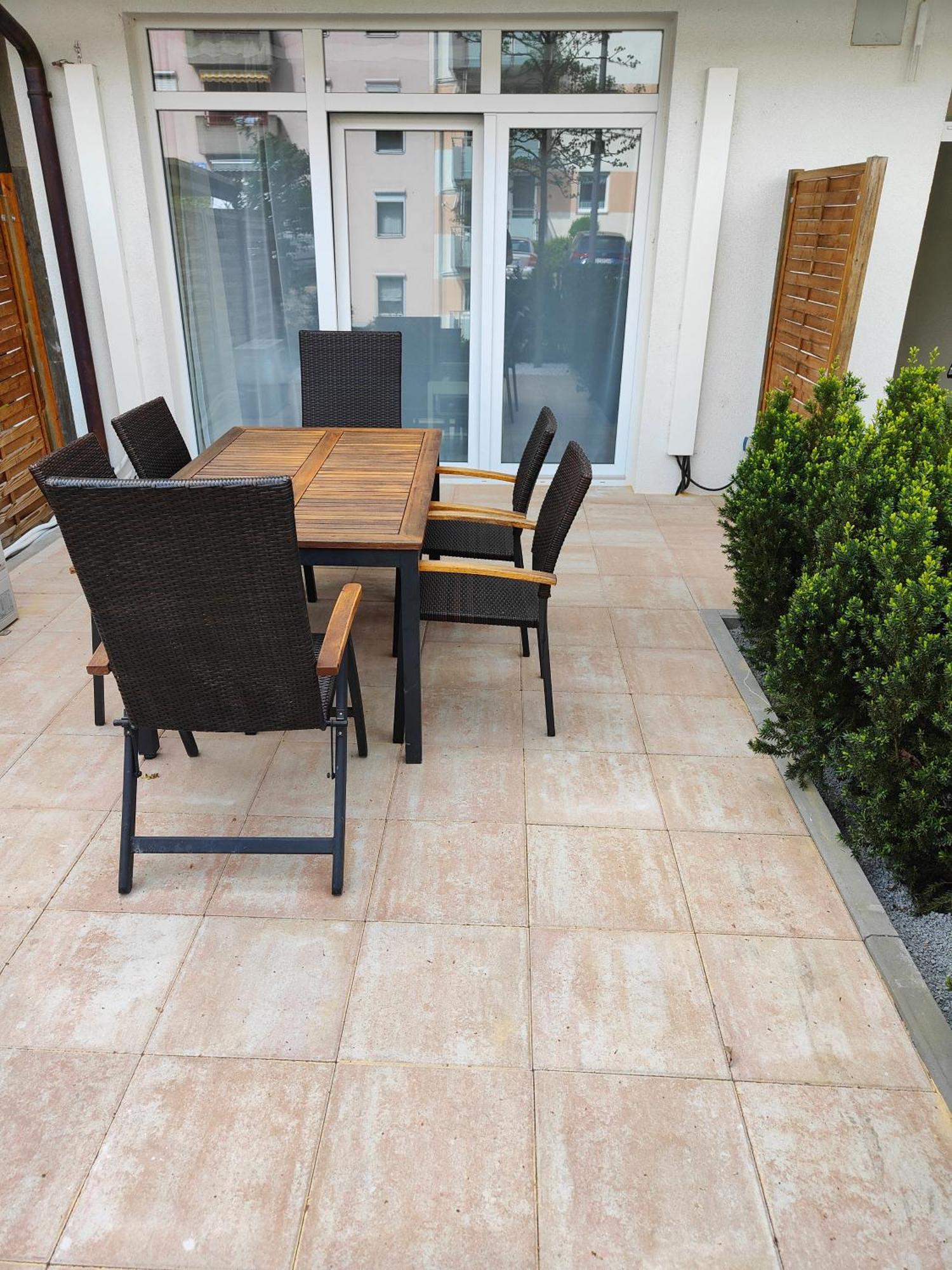 Eleonoras Ferienwohnung In Wuerzburg Stadt Mit Terrasse Im Erdgeschoss Inklusive Eigenen Parkplaetzen Vor Der Tuer المظهر الخارجي الصورة